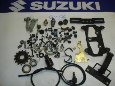 SUZUKI GSX 750 EF, Bj. 85, Restteile lt. Bild, Neu